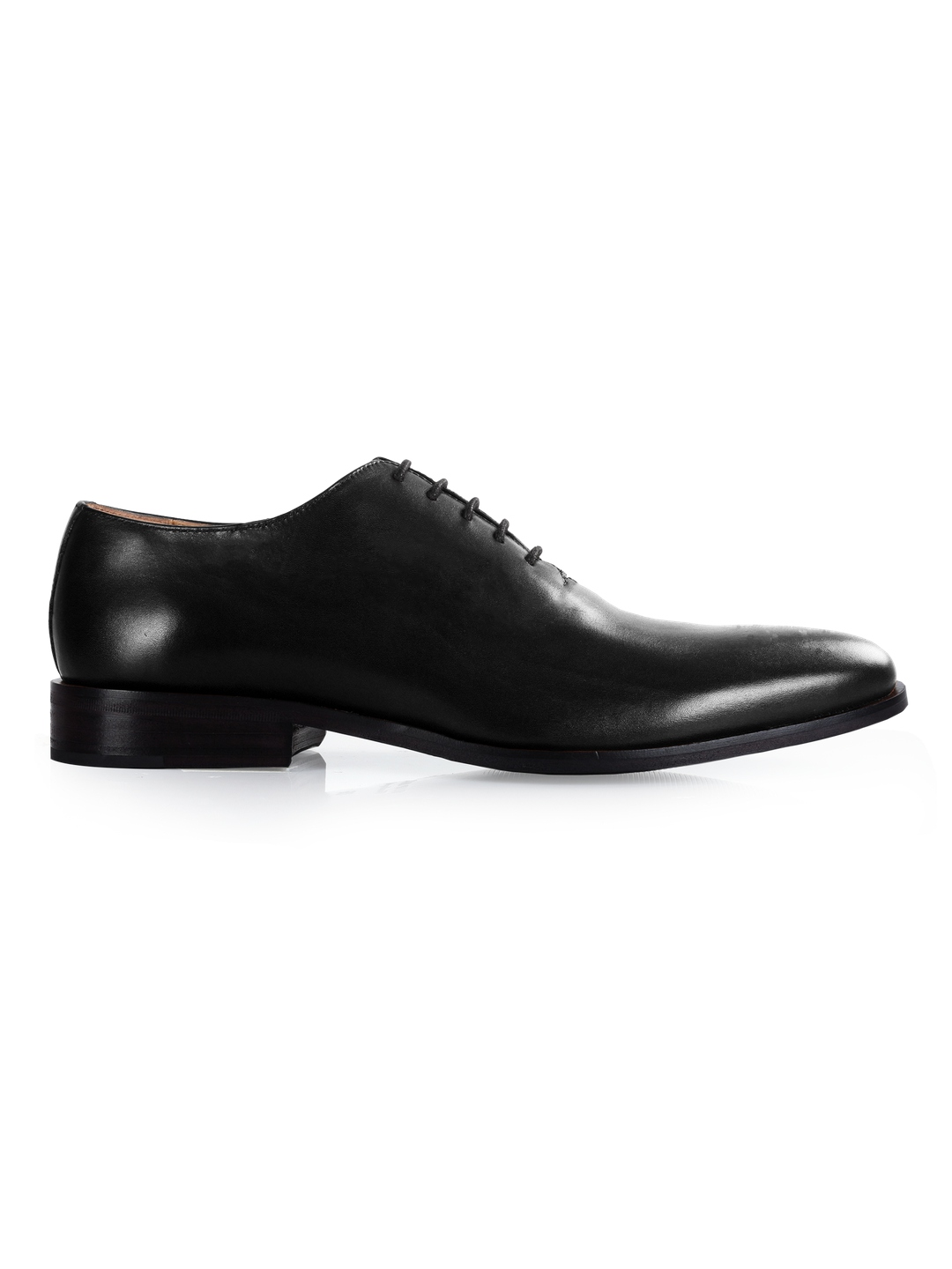 Wholecut 2025 black shoes