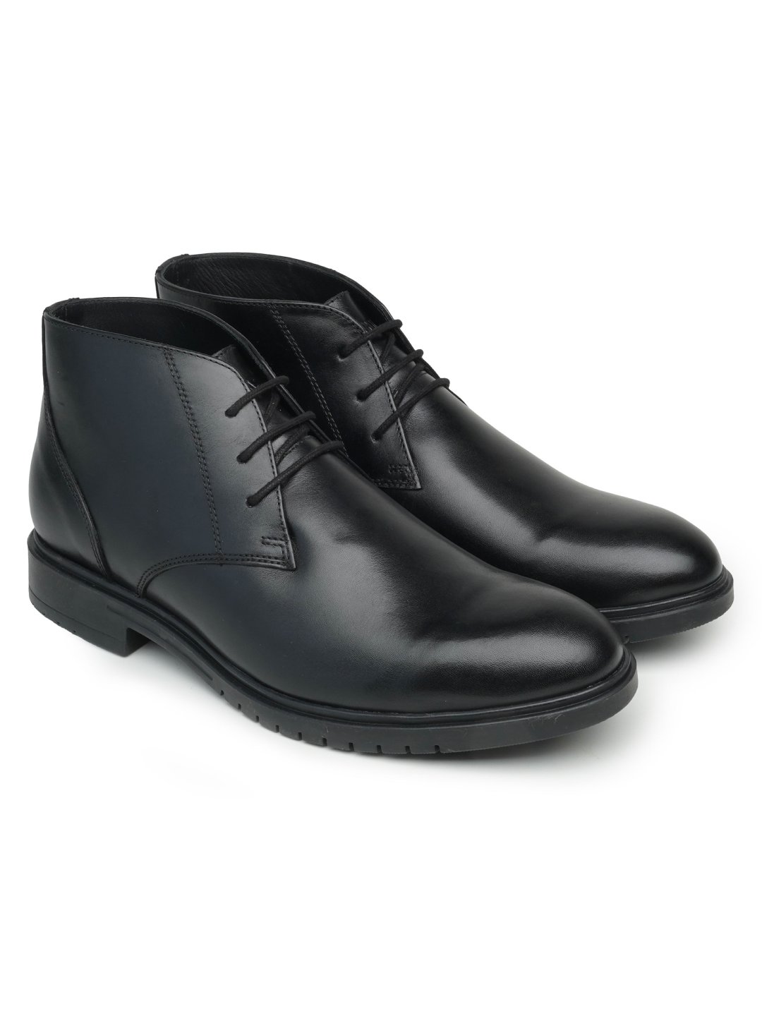 Leather chukka deals shoes
