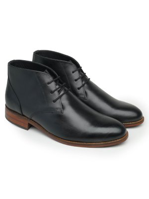 Black Premium Classic Chukka Boots alternate image